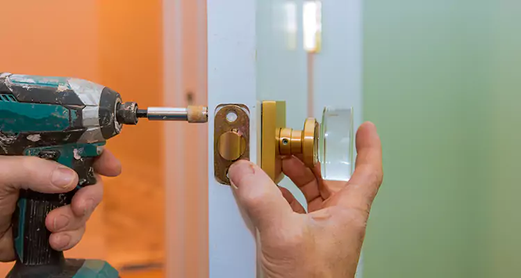 Broken Door Knob Fix in Haines City, FL