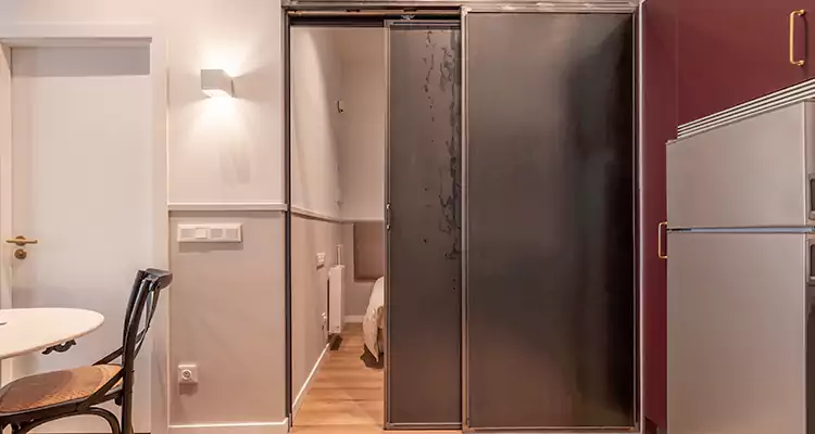 We Fix Closet Sliding Door in Haines City, FL 